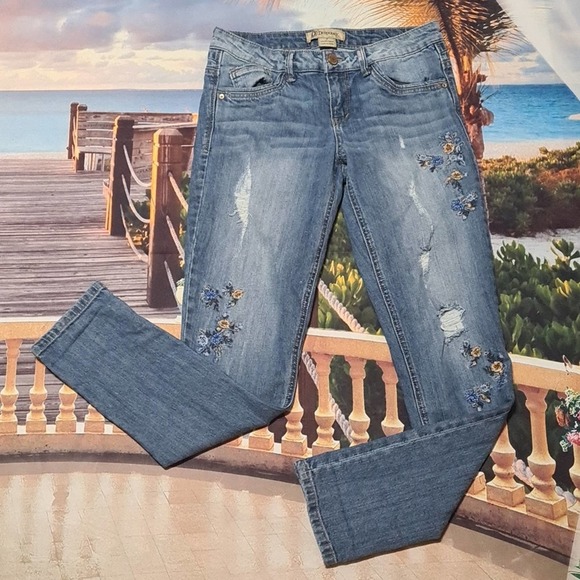 Democracy Denim - Democracy Floral Distressed Jeans Size 4